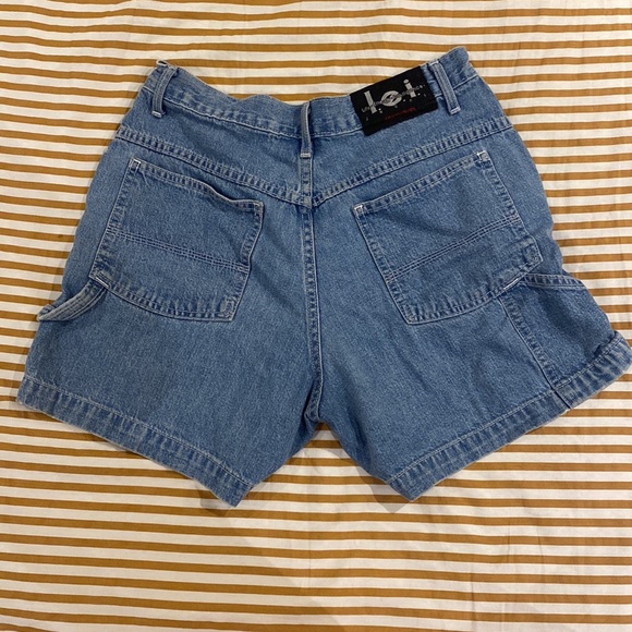 Genuine vintage Lei cargo style denim shorts, modern size 4-6 - Picture 4 of 7